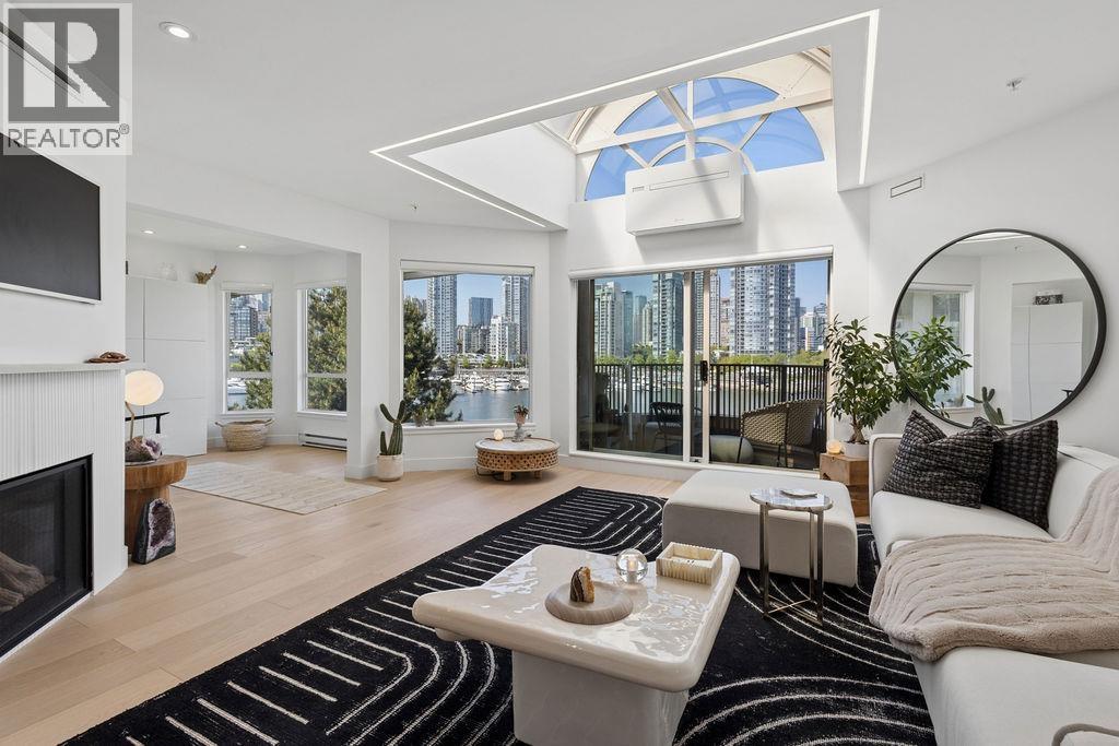 PH 409 1859 SPYGLASS PLACE|Vancouver, British Columbia V5Z4K6