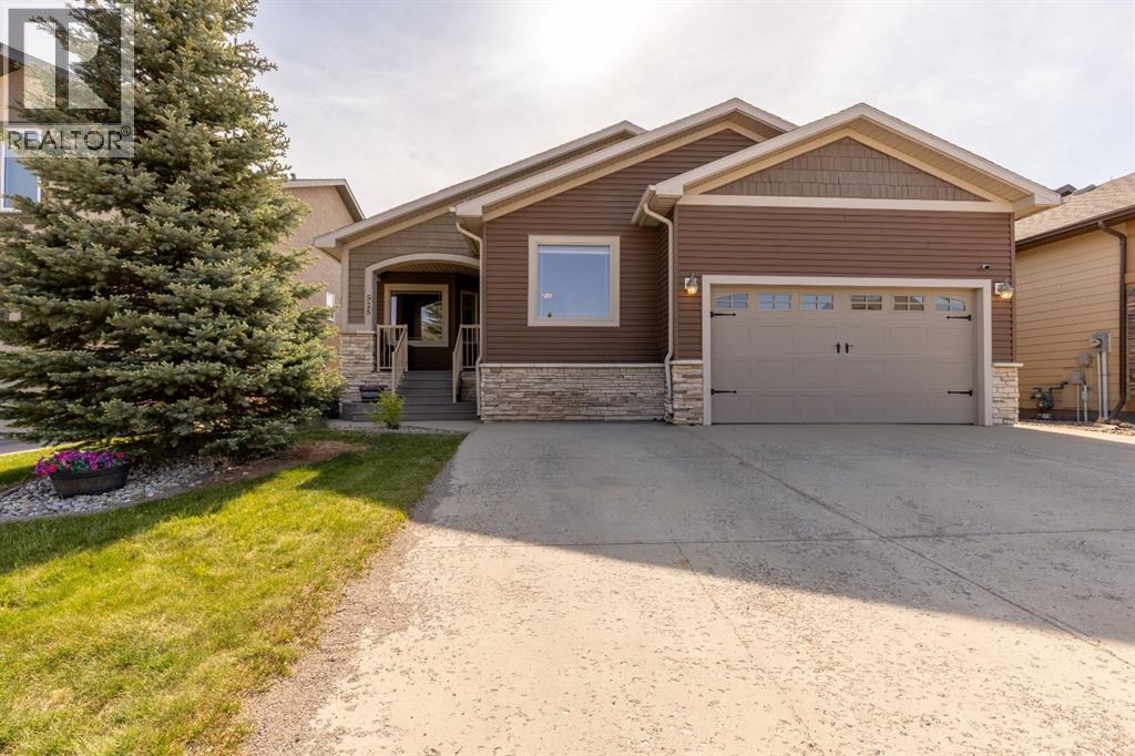 525 Edinburgh Road W, Lethbridge, Alberta T1J5A8