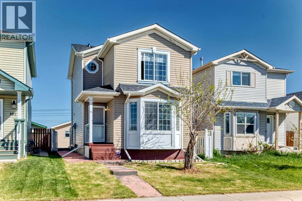 House for Sale in 111 Martin Crossing Close NE|Calgary, Alberta T3J3S2
