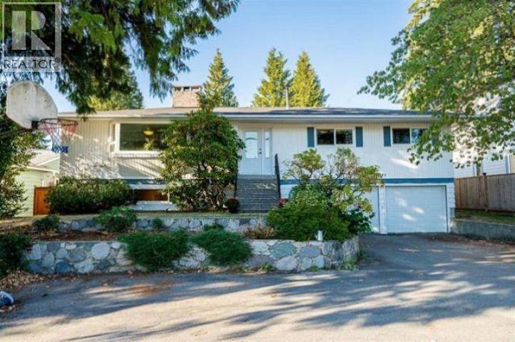 845 SMITH AVENUE|Coquitlam, British Columbia V3J2X4