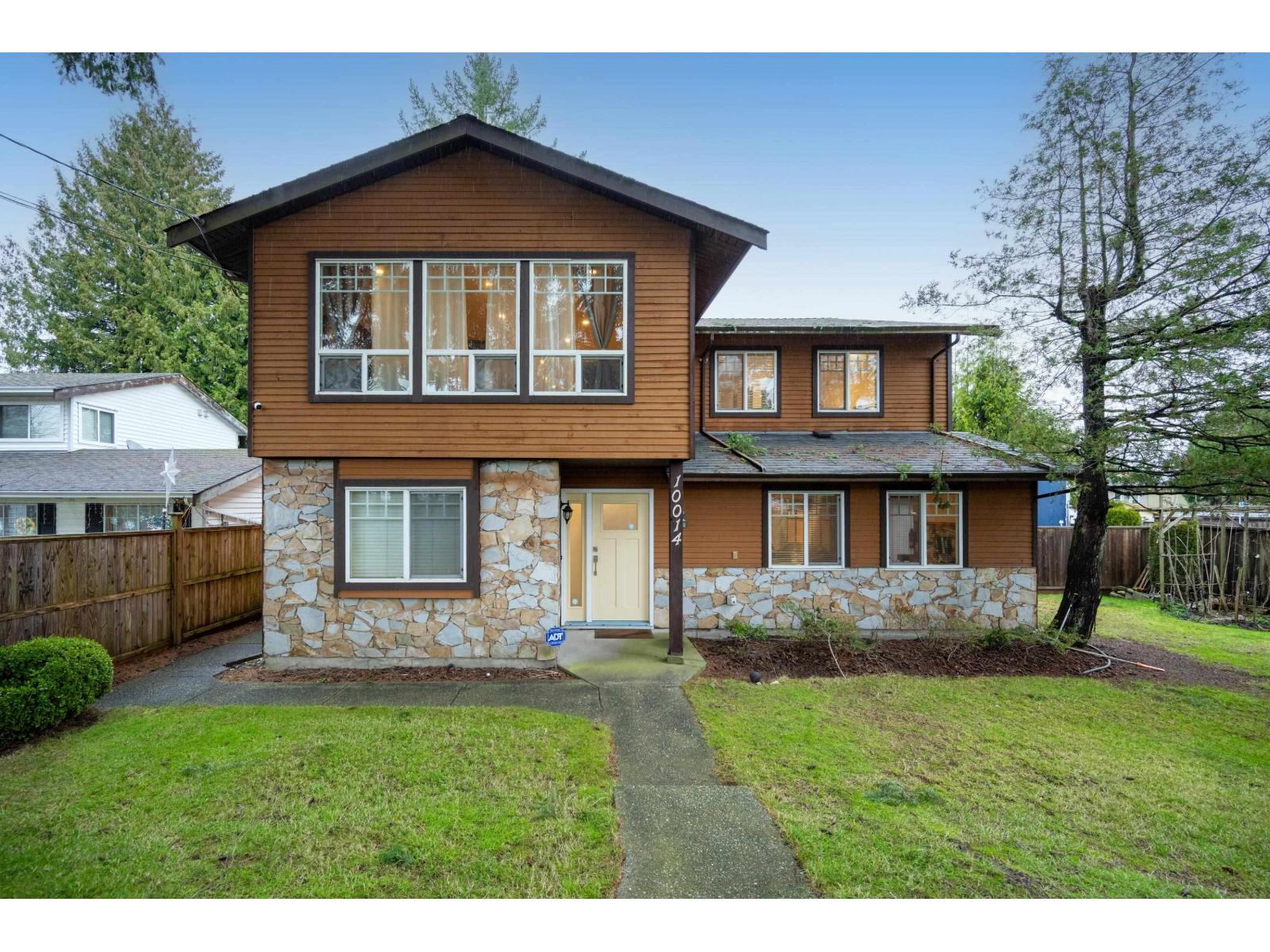 hi-yan⭐︎ For sale: 10014 156 STREET, Surrey, British Columbia V3R4L5