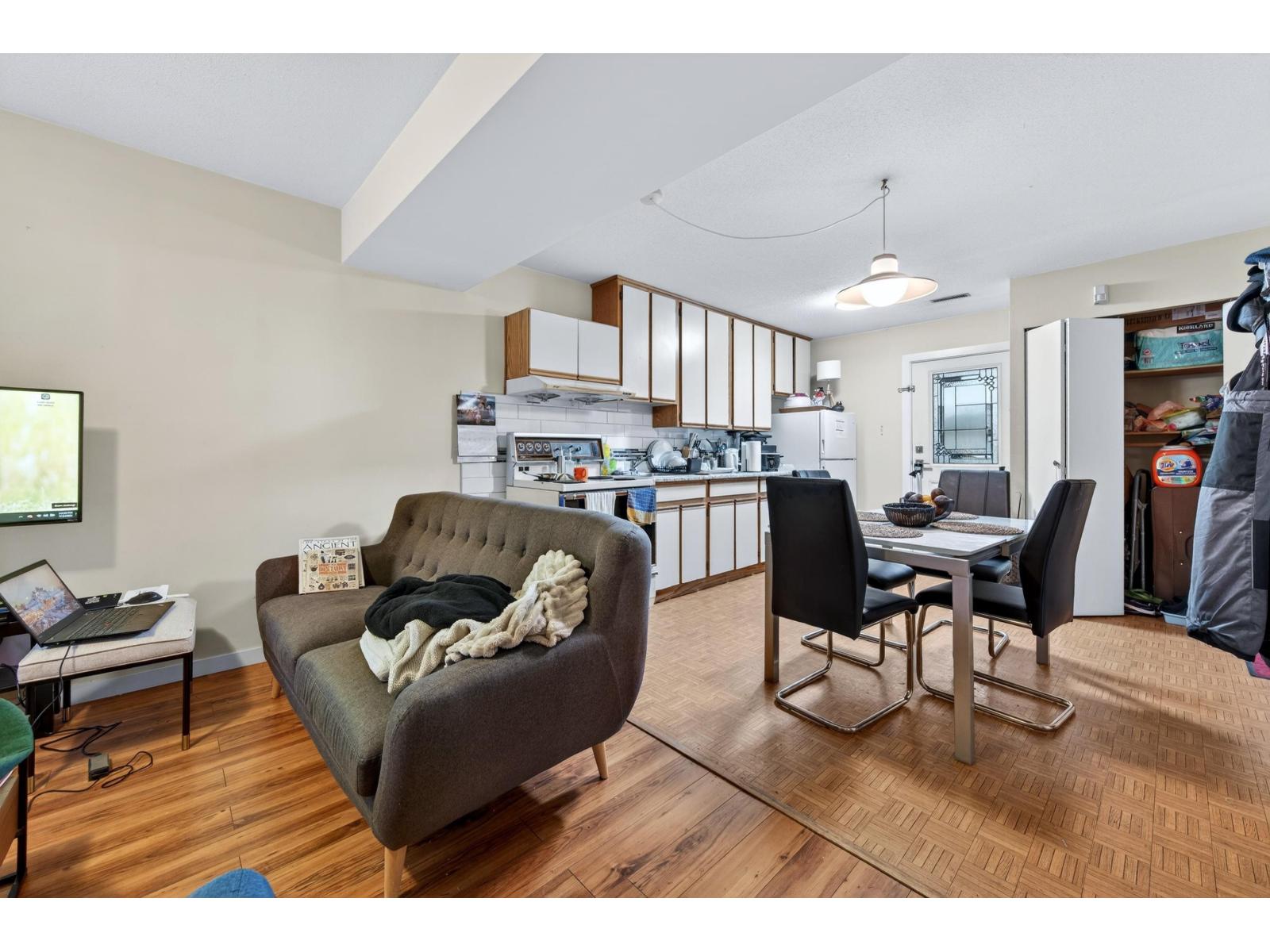For sale: 10014 156 STREET, Surrey, British Columbia V3R4L5