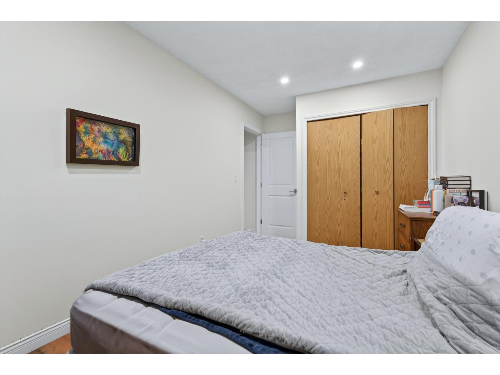 For sale: 10014 156 STREET, Surrey, British Columbia V3R4L5
