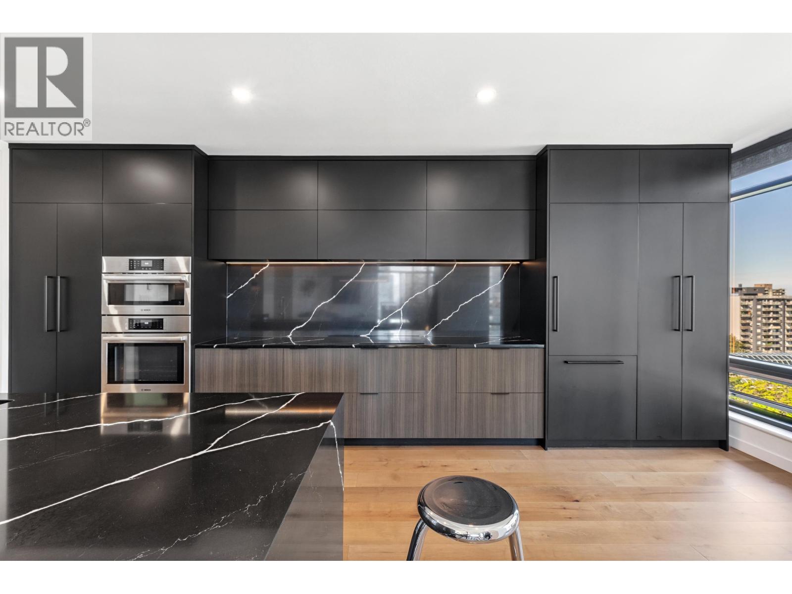 8C 1500 ALBERNI STREET|Vancouver, British Columbia V6G3C9
