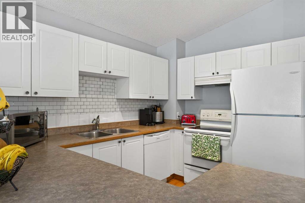 House for Sale in 173 Martin Crossing Crescent NE|Calgary, Alberta T3J3T1 5