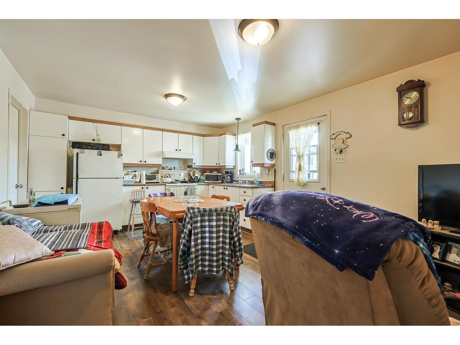 For sale: 7 Rue Ste-Julie E., Saint-André-Avellin, Quebec J0V1W0