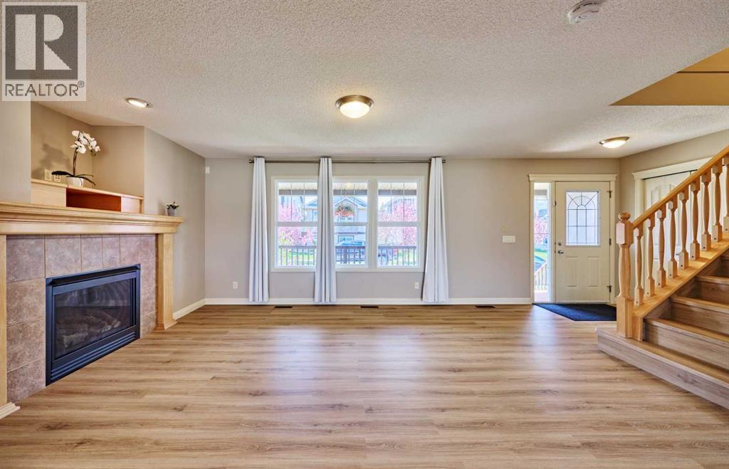 House for Sale in 383 Prestwick Close SE|Calgary, Alberta T2Z4Y5 5