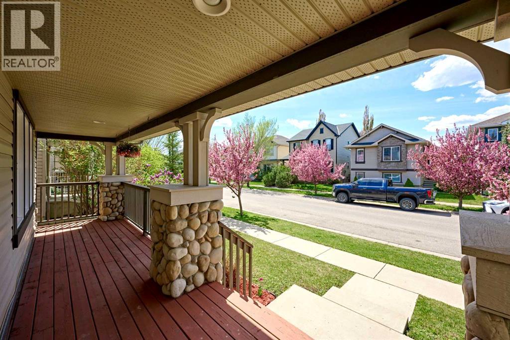House for Sale in 383 Prestwick Close SE|Calgary, Alberta T2Z4Y5 4