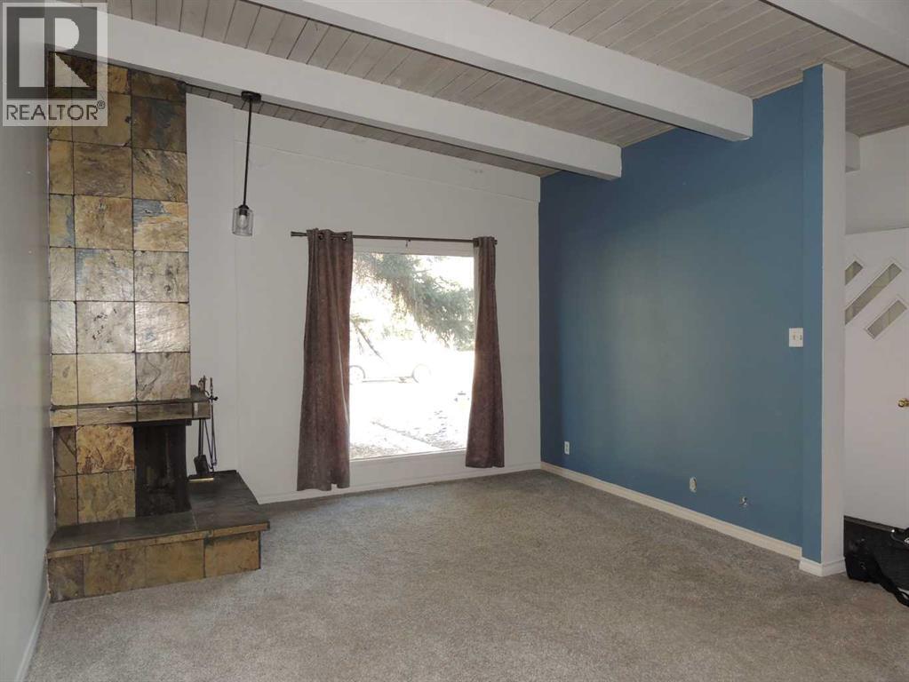 Duplex for Sale in 2713 Canmore Road NW|Calgary, Alberta T2M4J6 5