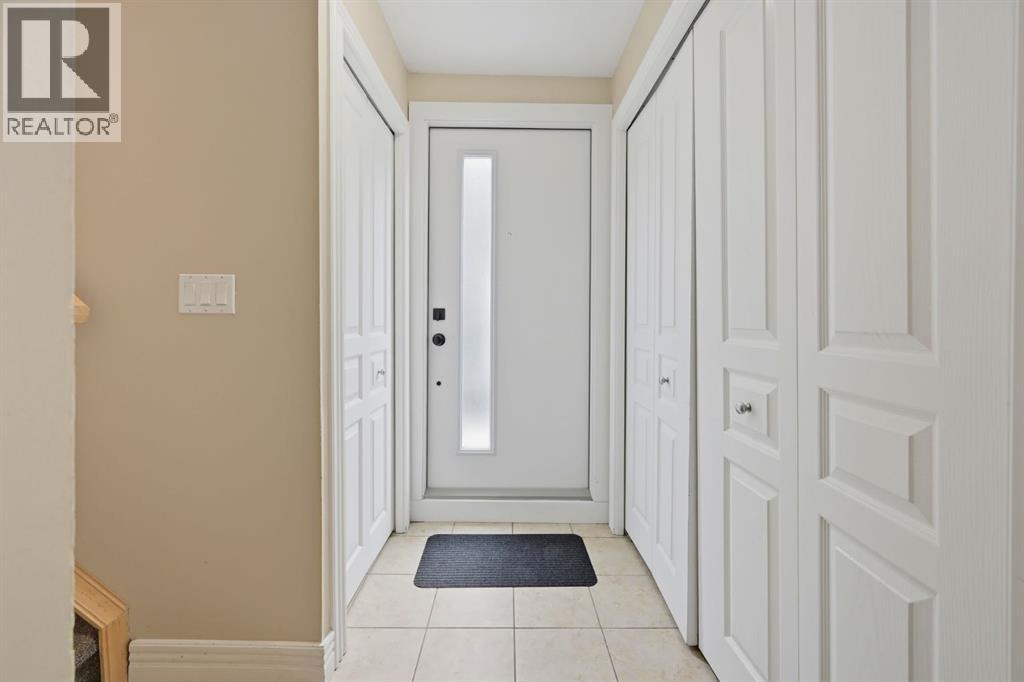 Row / Townhouse for Sale in 265, 78 Glamis Green SW|Calgary, Alberta T3E6V1 4