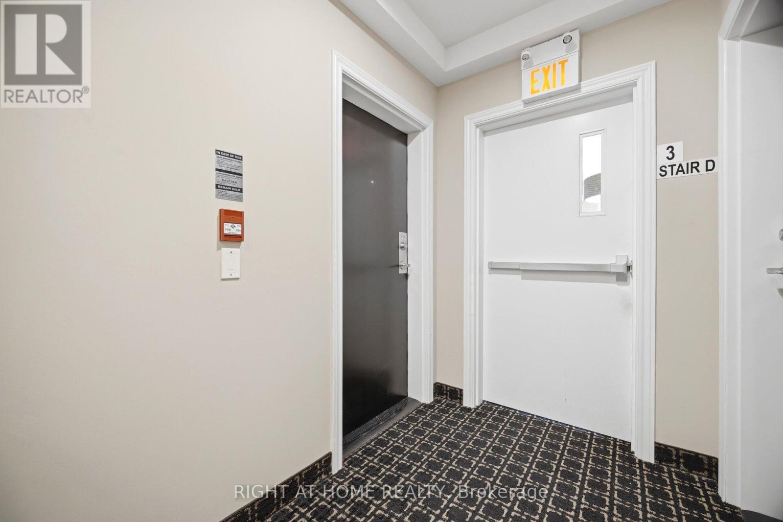 Row / Townhouse for Sale in 311 - 269 GEORGIAN DRIVE|Oakville (RO River Oaks), Ontario L6H0L1 3