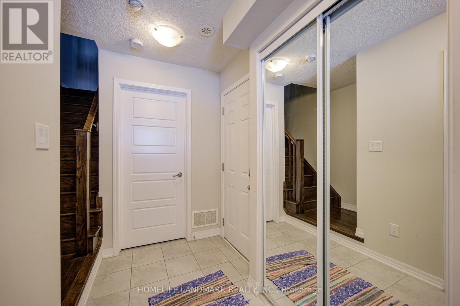 Row / Townhouse for Sale in 3086 MISTLETOE GARDENS|Oakville (GO Glenorchy), Ontario L6M0Y7 5