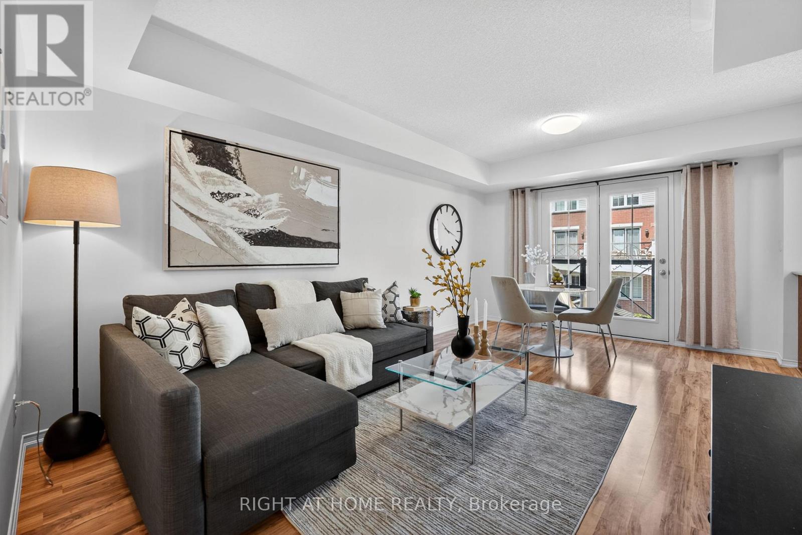 Row / Townhouse for Sale in 26 - 2480 POST ROAD N|Oakville (RO River Oaks), Ontario L0R2H0 3