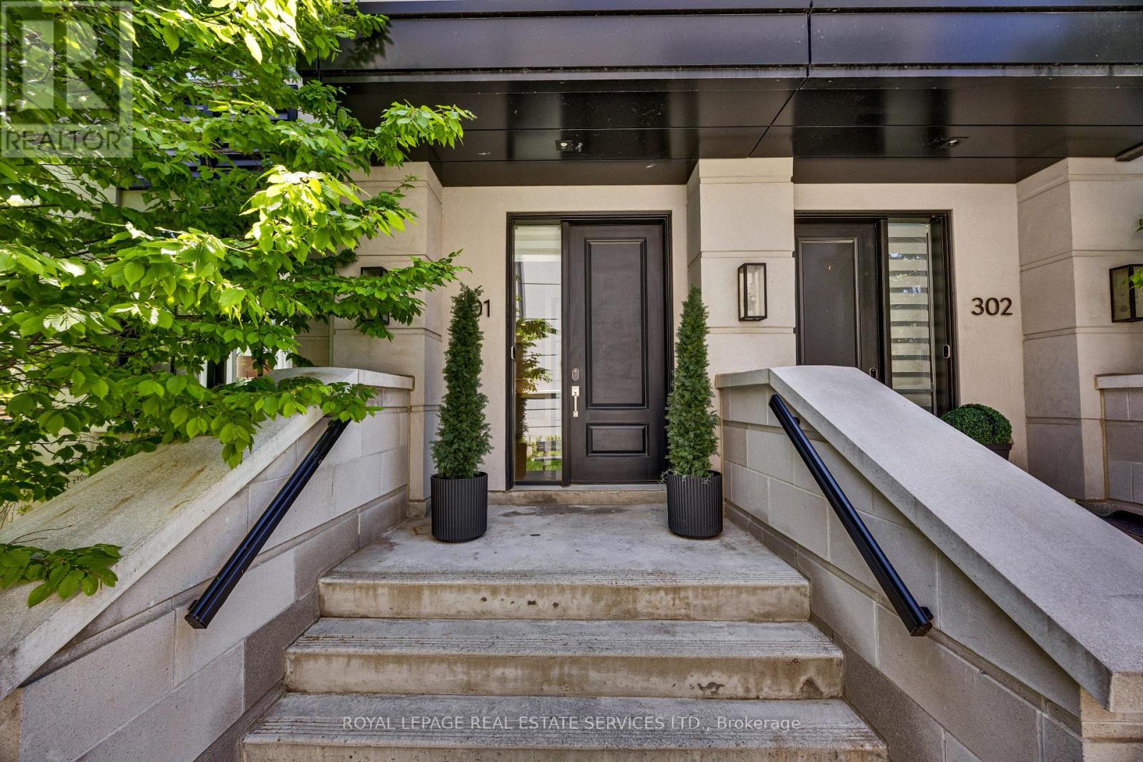 Row / Townhouse for Sale in 301 - 1195 GOOSEBERRY LANE|Mississauga (Mineola), Ontario L5G0B7 4