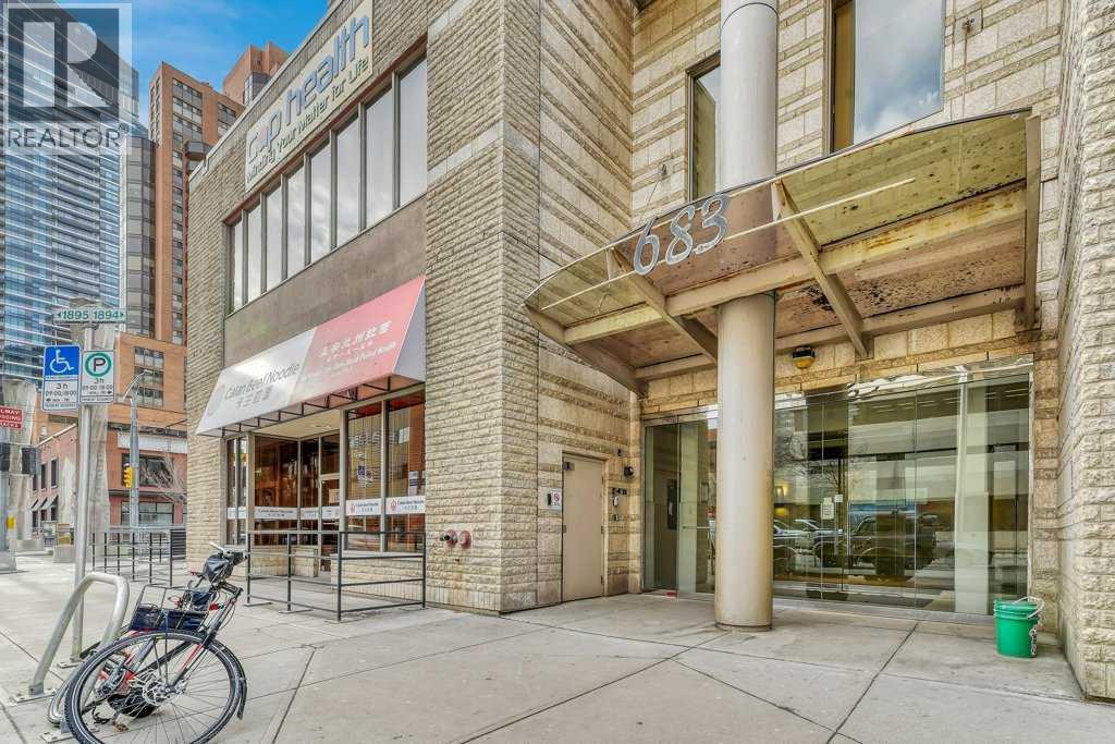 Apartment for Sale in 701, 683 10 Street SW|Calgary, Alberta T2P5G3 2