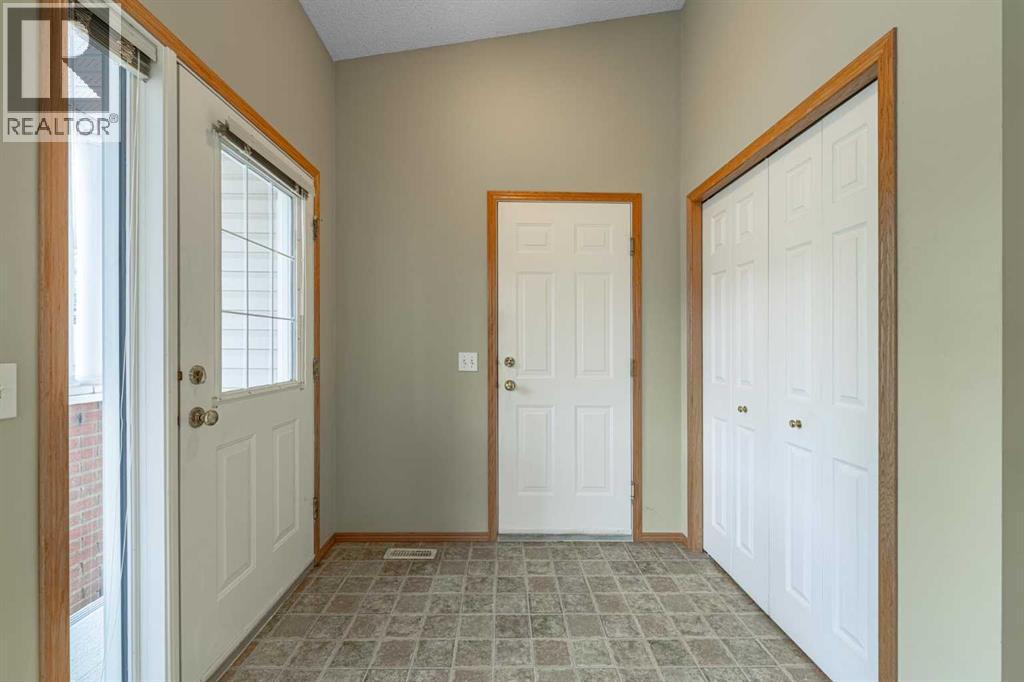 Duplex for Sale in 44 Prestwick Pond Terrace SE|Calgary, Alberta T2Z3Z8 5