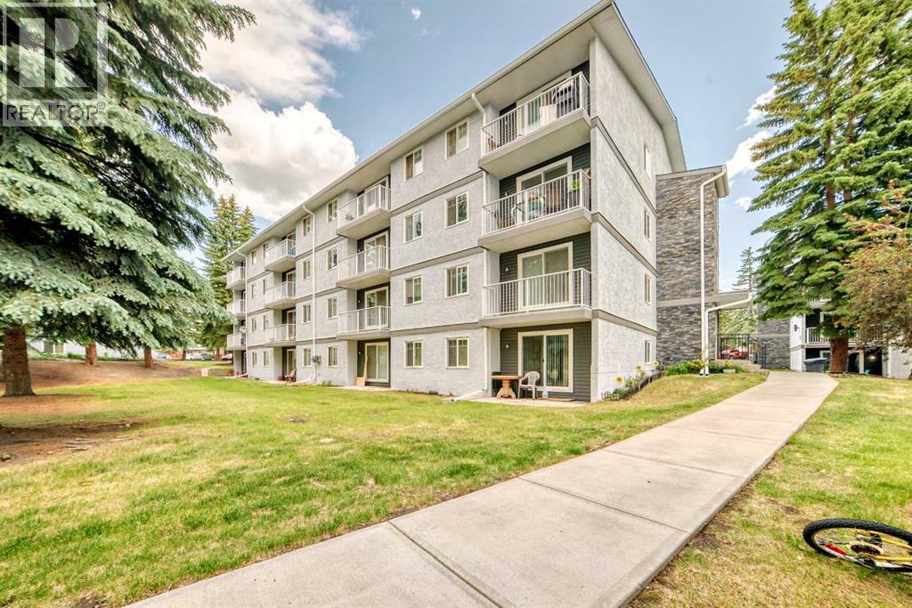 Apartment for Sale in 404C, 5601 Dalton Drive NW|Calgary, Alberta T3A2E2