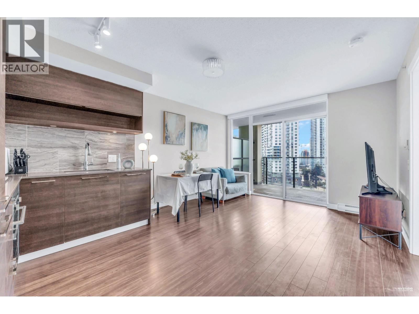 1501 570 EMERSON STREET|Coquitlam, British Columbia V3J0G3