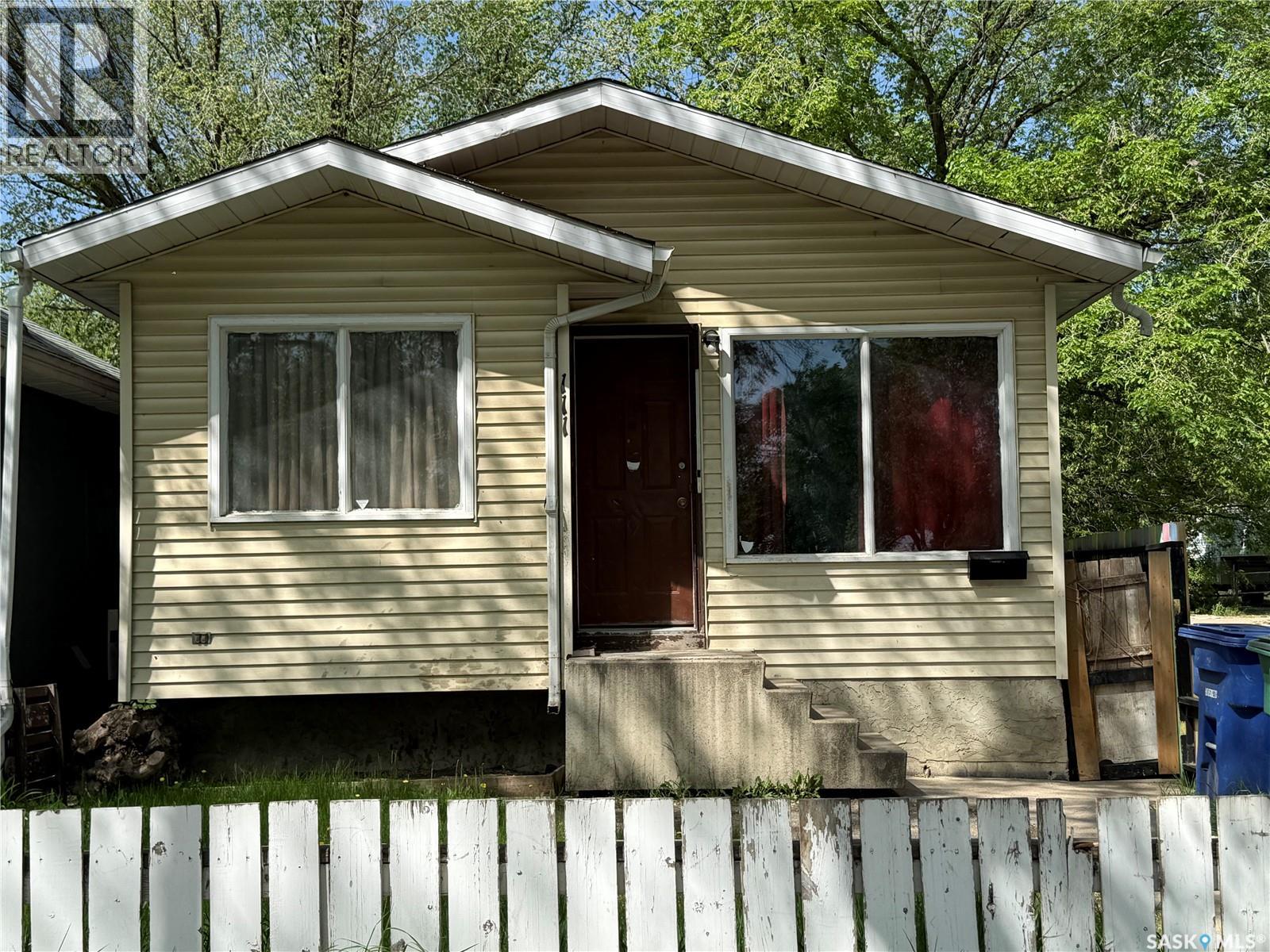 111 M AVENUE S