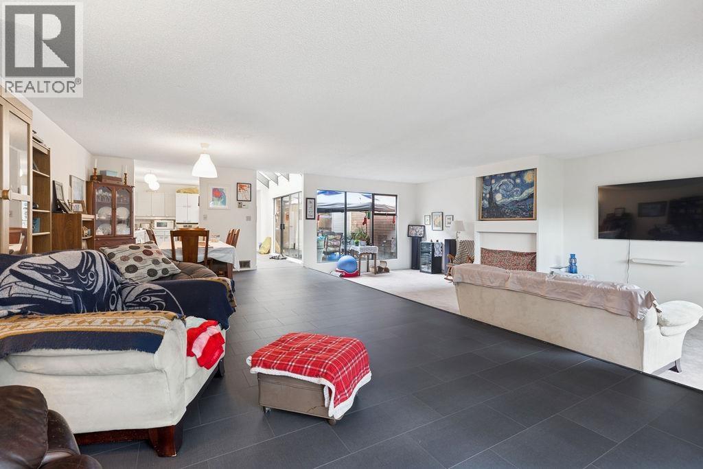 6626 TURNBERRY CRESCENT|Vancouver, British Columbia V5X4M8