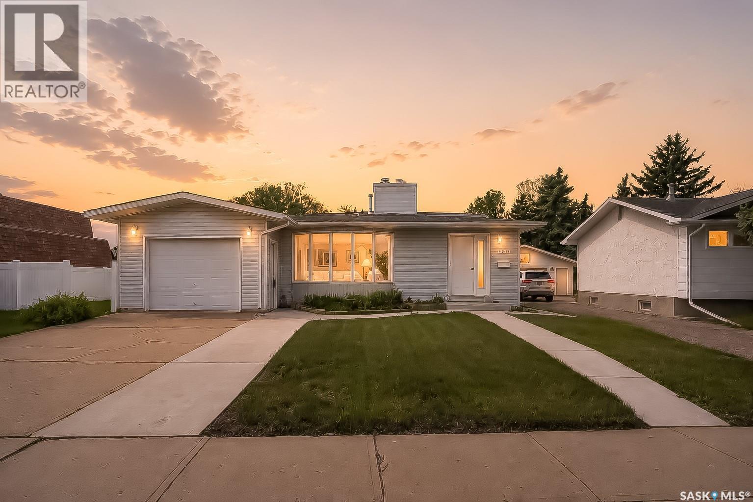 1381 Prince CRESCENT
