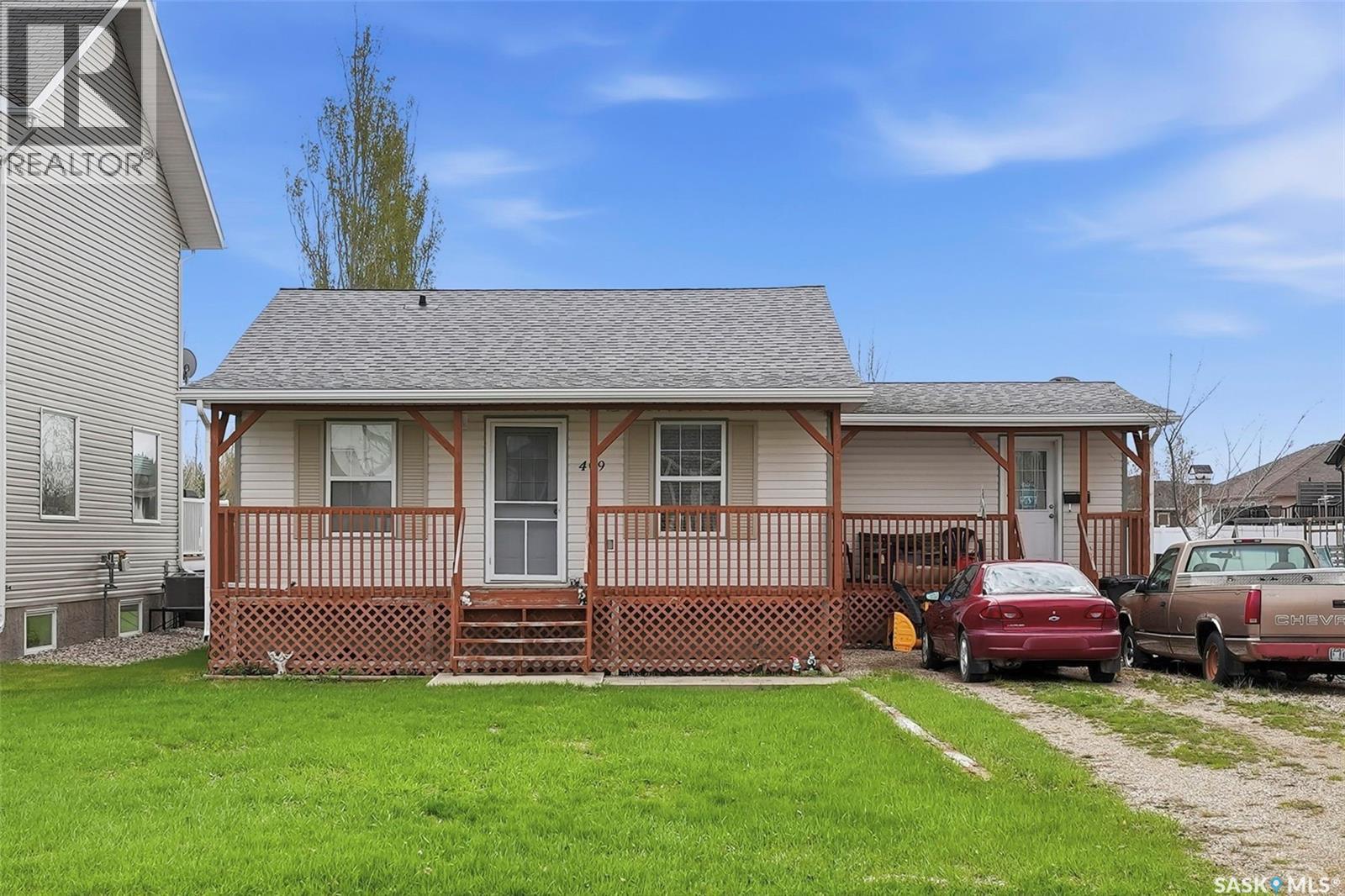 409 8th AVENUE W