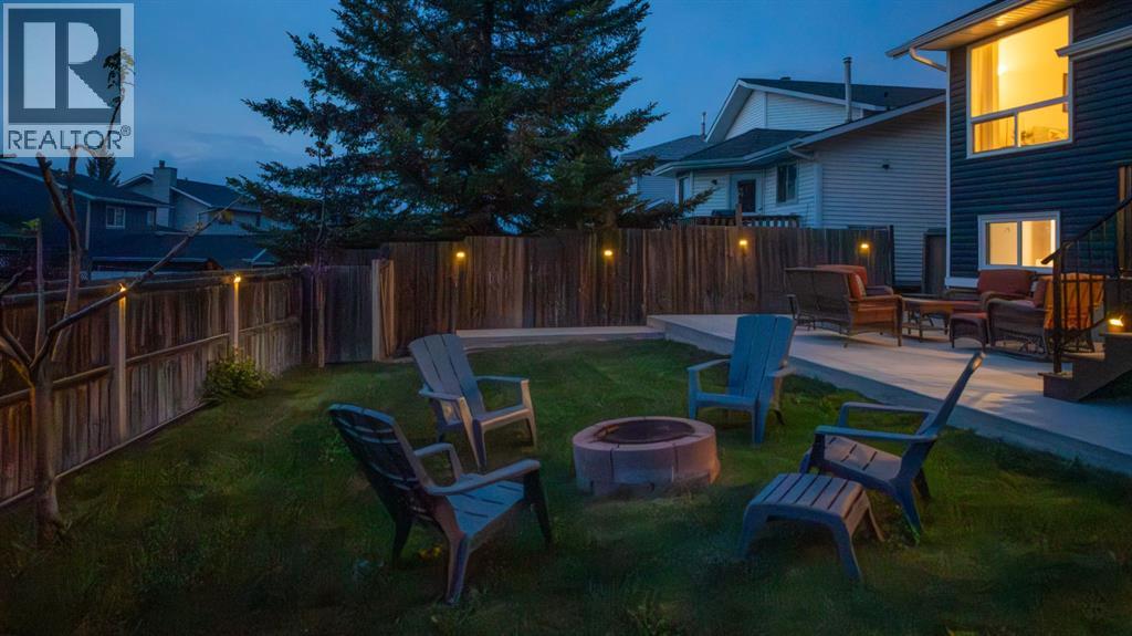 House for Sale in 118 Sandpiper Way NW|Calgary, Alberta T3K3P5 4