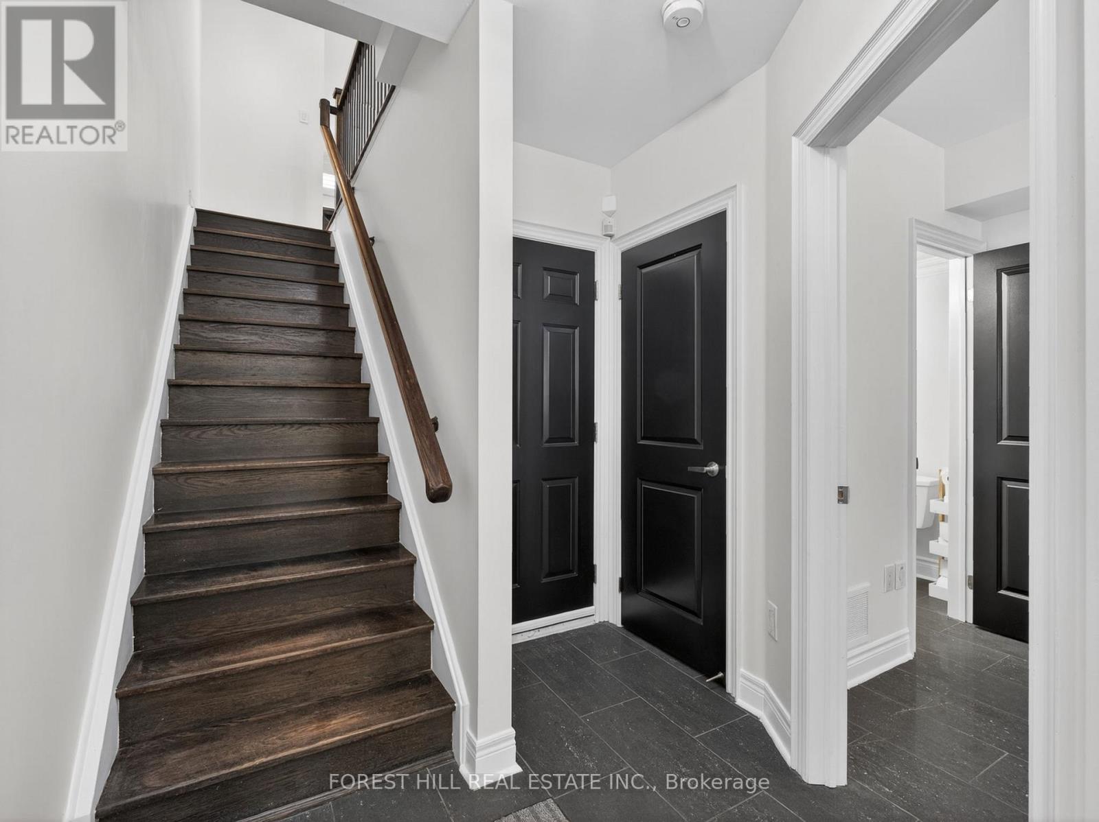 Row / Townhouse for Sale in 78 CORMIER HEIGHTS|Toronto (Mimico), Ontario M8W4S5 2