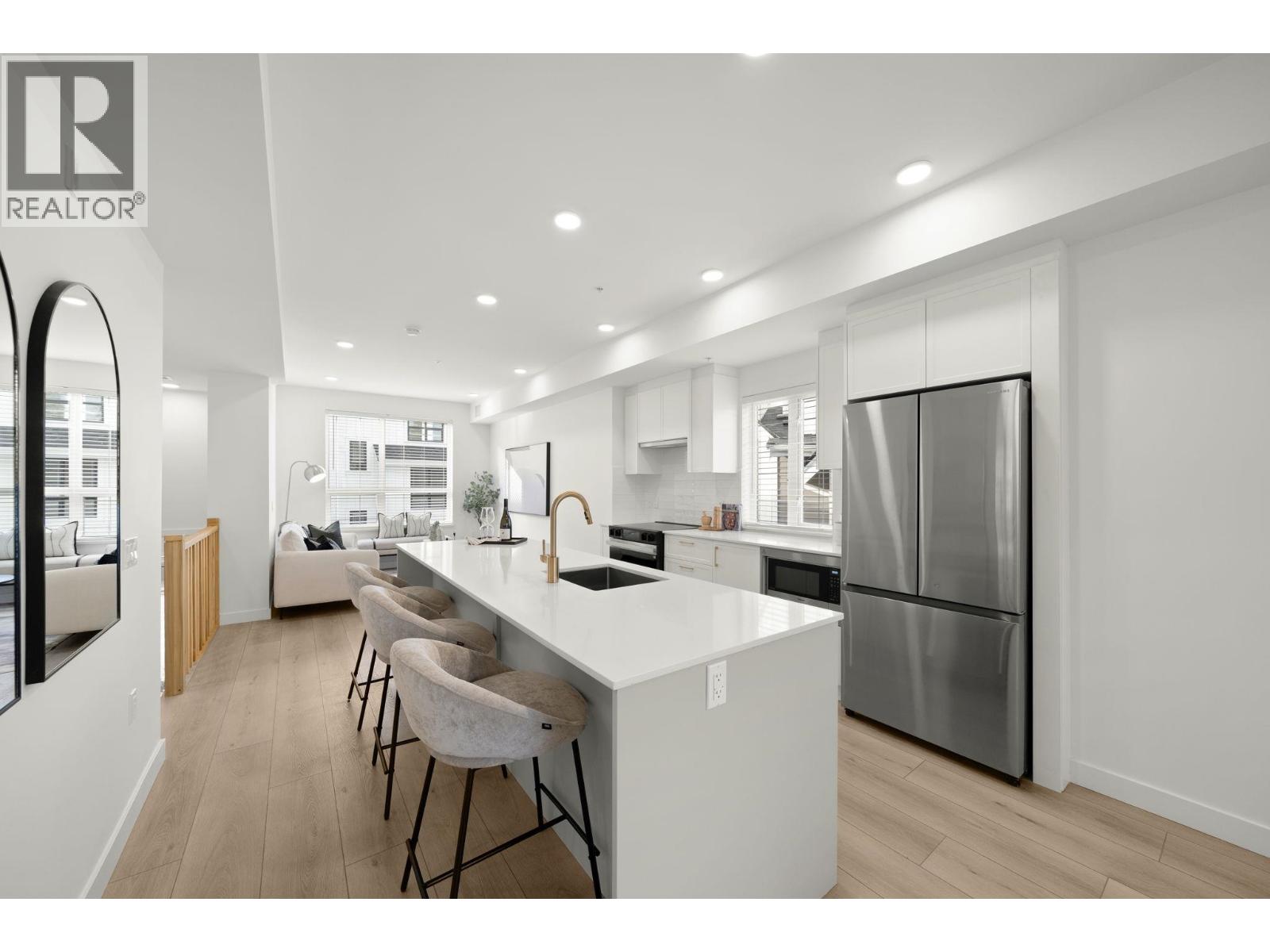 6 728 LEA AVENUE|Coquitlam, British Columbia V3J0S1
