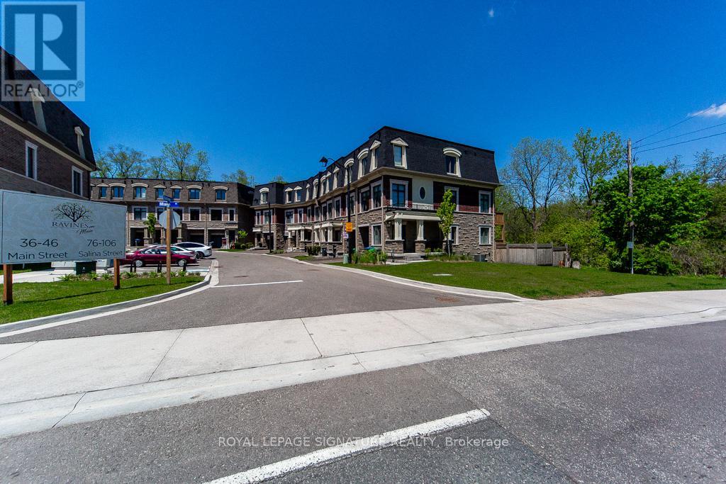 Row / Townhouse for Sale in 102 SALINA STREET|Mississauga (Streetsville), Ontario L5M2S5 2