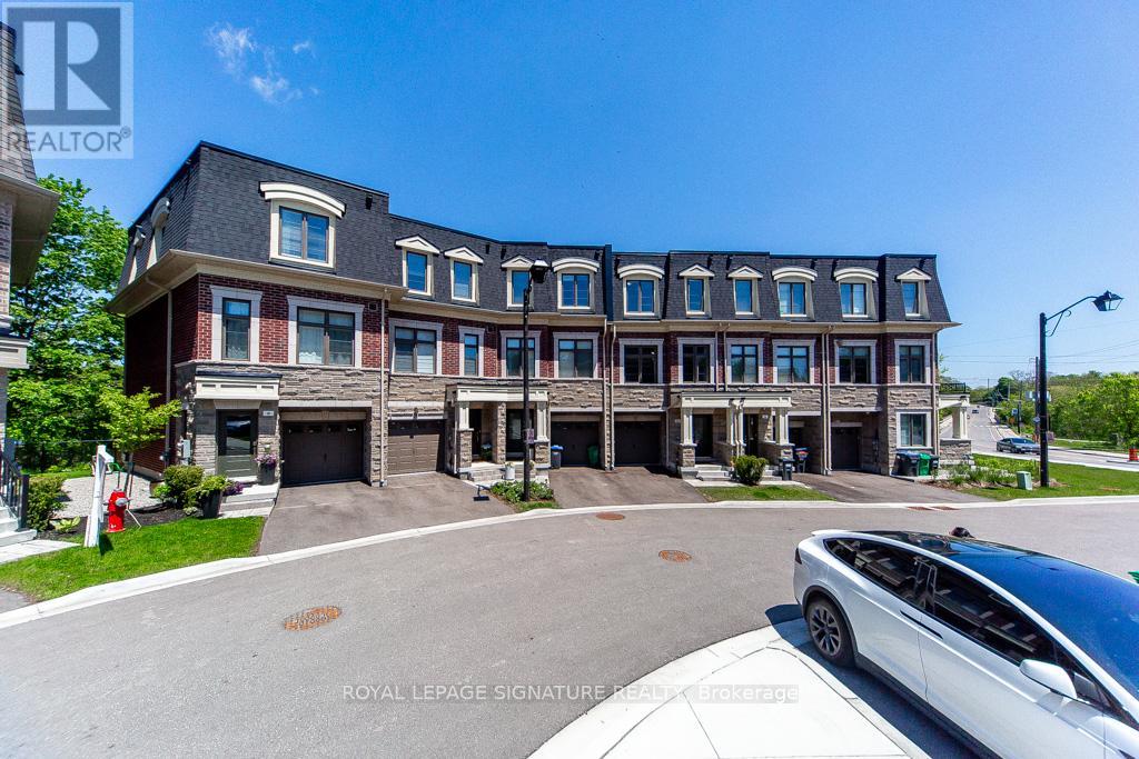 Row / Townhouse for Sale in 102 SALINA STREET|Mississauga (Streetsville), Ontario L5M2S5 3