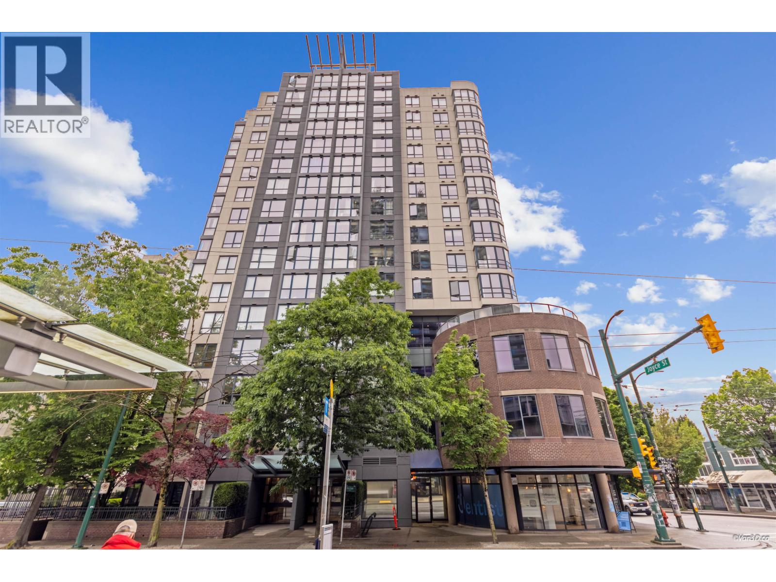 205 3438 VANNESS AVENUE|Vancouver, British Columbia V5R6E7