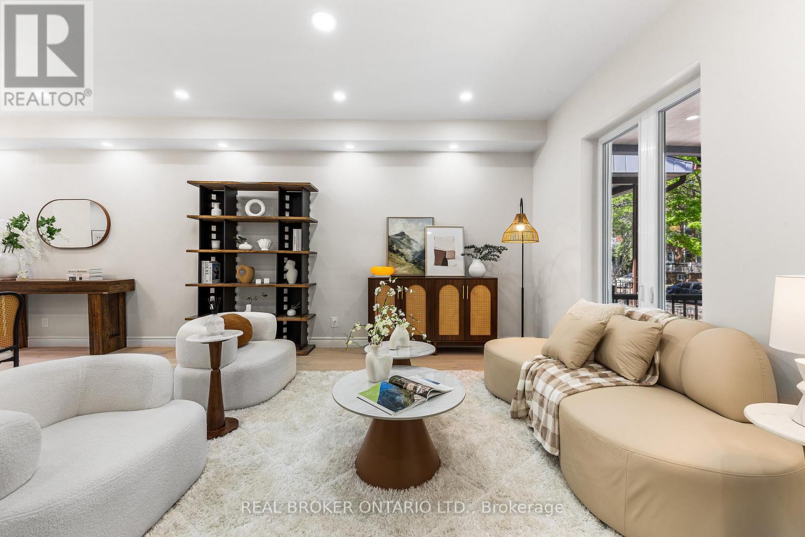 806 GLADSTONE AVENUE