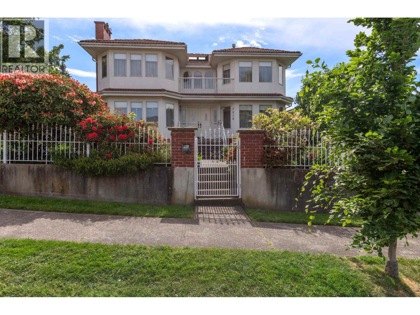 7416 JASPER CRESCENT|Vancouver, British Columbia V5P3S5