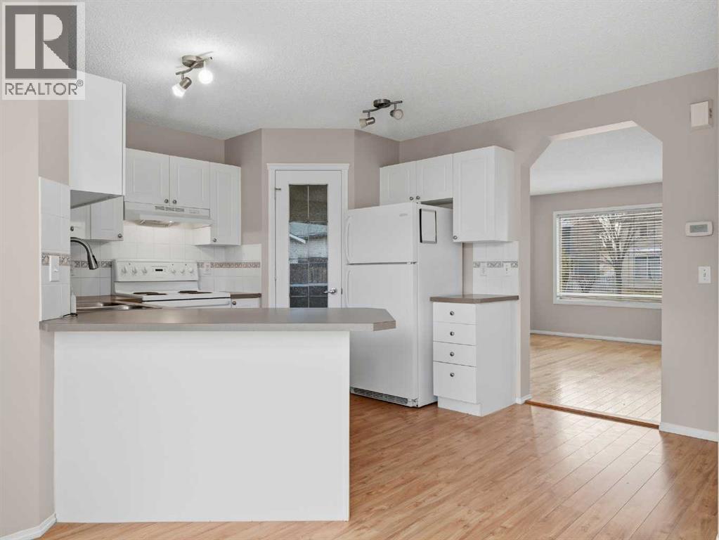 House for Sale in 128 Taradale Drive NE|Calgary, Alberta T3J5A9 5
