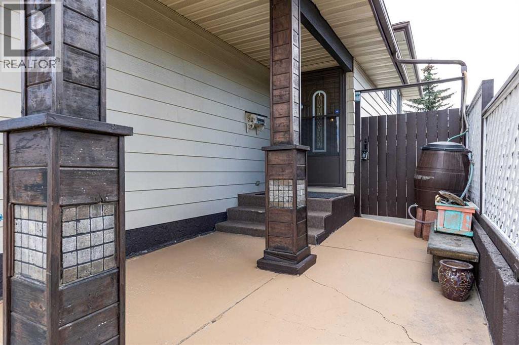 House for Sale in 28 Beddington Crescent NE|Calgary, Alberta T3K1N5 3