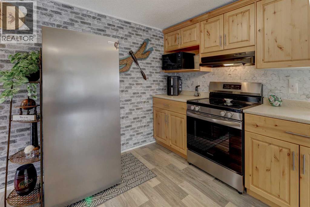 Mobile Home for Sale in 256 Burroughs Circle NE|Calgary, Alberta T1Y6K3 5