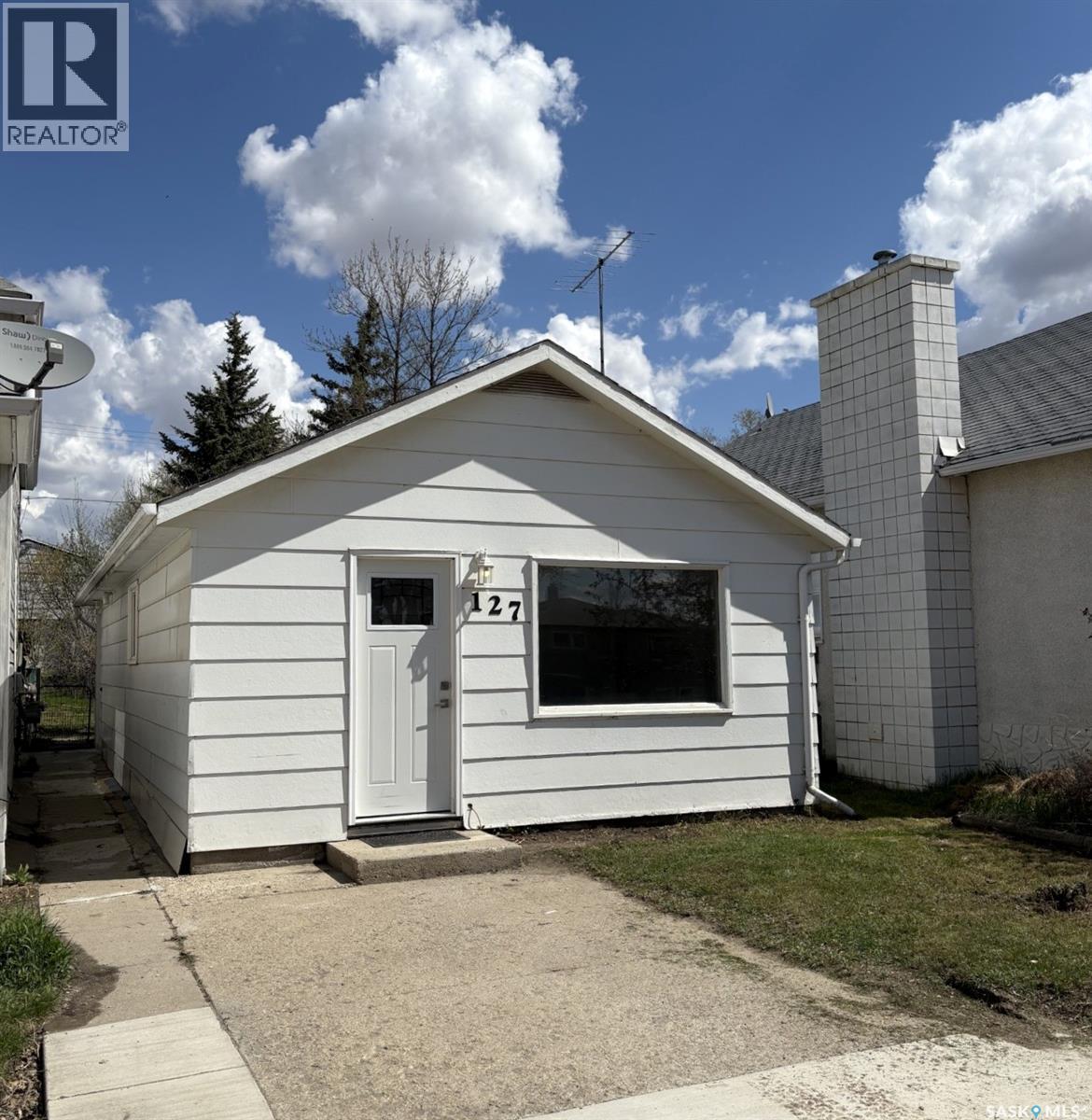127 2nd AVENUE W