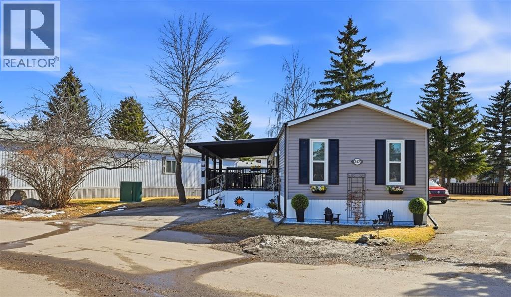 Mobile Home for Sale in 342 Burroughs Circle NE|Calgary, Alberta T1Y6K3 2