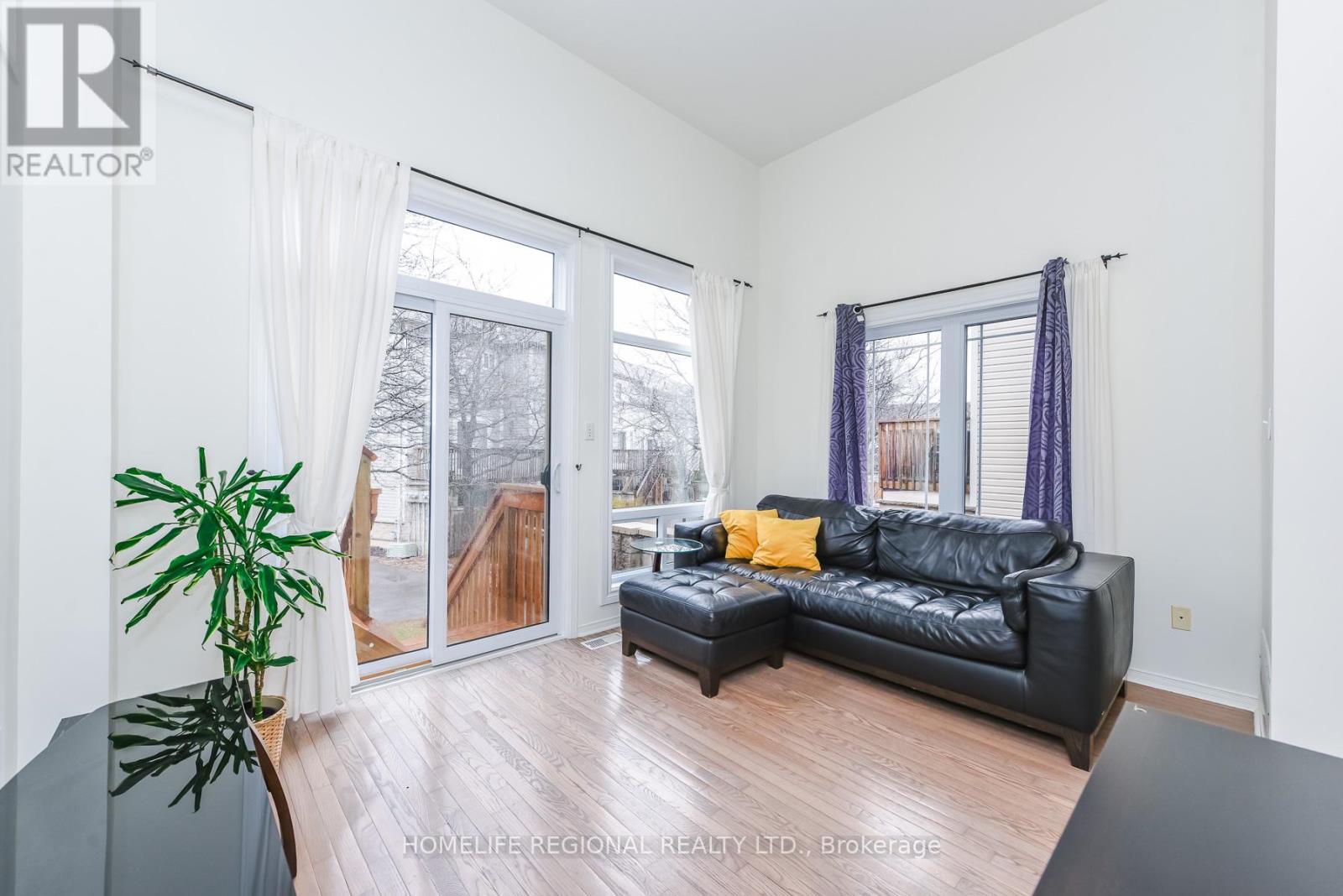 Row / Townhouse for Sale in 72 - 7105 BRANIGAN GATE|Mississauga (Meadowvale Village), Ontario L5N7S2 4