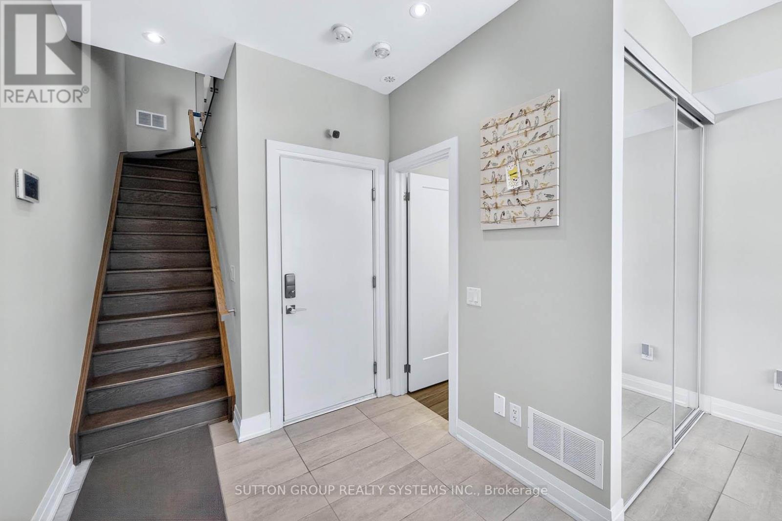 Row / Townhouse for Sale in 1126A ISLINGTON AVENUE|Toronto (Islington-City Centre West), Ontario M8Z0G6 5