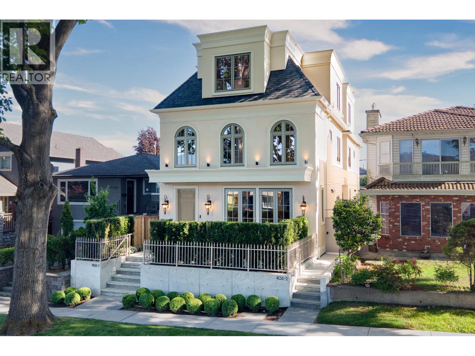 2 4136 CAMBRIDGE STREET|Burnaby, British Columbia V5C1G9