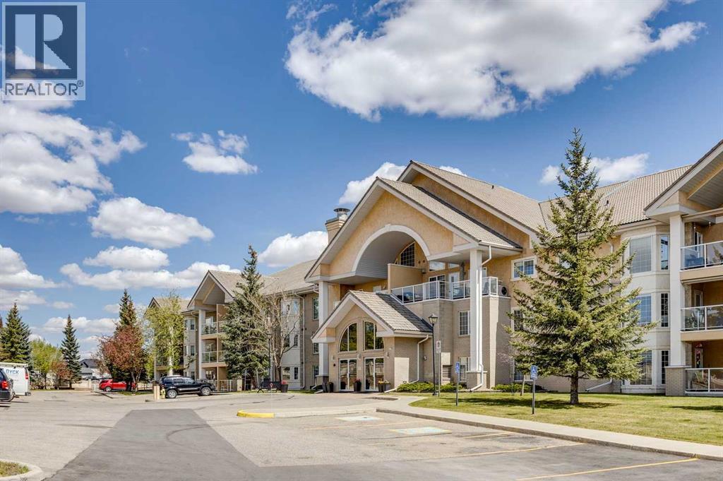 Apartment for Sale in 301, 728 Country Hills Road NW|Calgary, Alberta T3K5K8