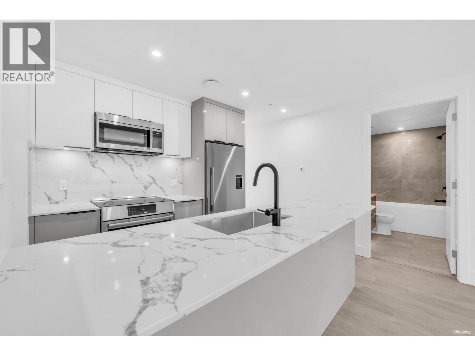 2260 E 1ST AVENUE|Vancouver, British Columbia V5N1B6