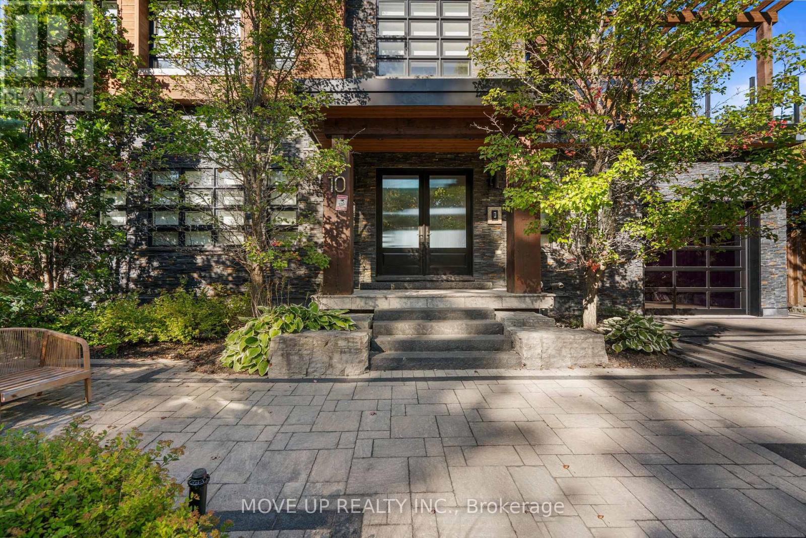 10 HIAWATHA AVENUE