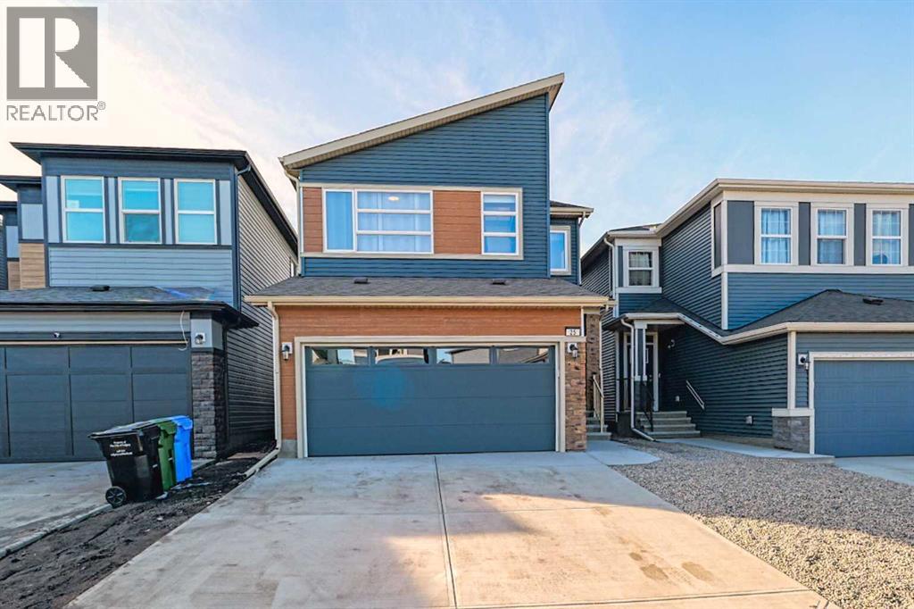 House for Sale in 25 Belmont Green SW|Calgary, Alberta T2X5E3 2