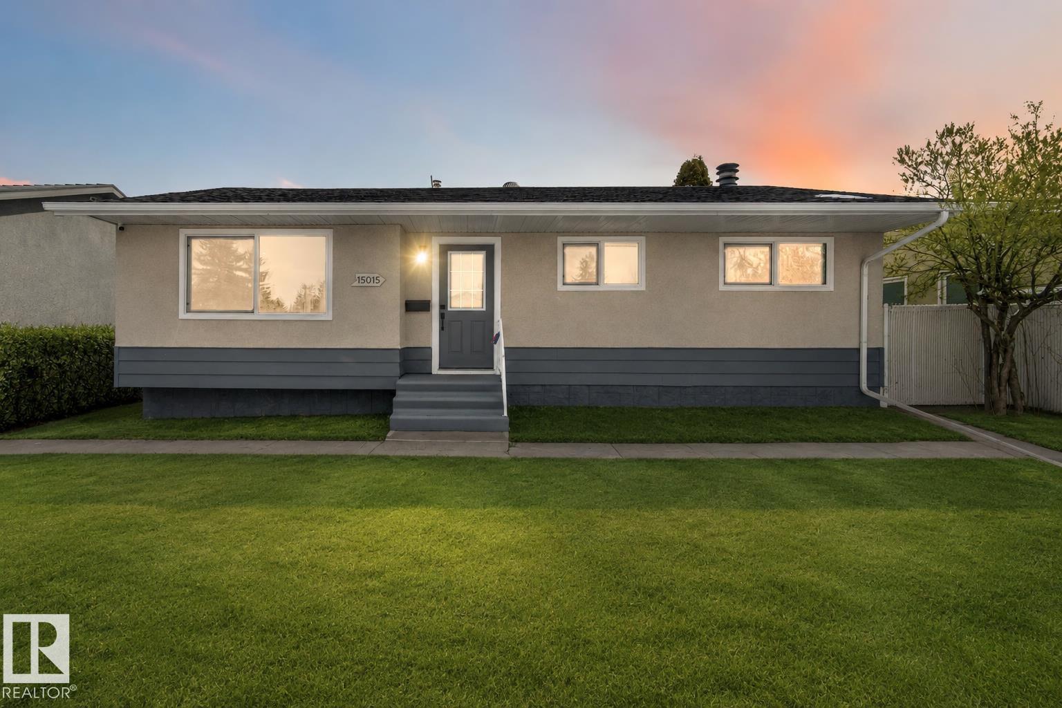 For sale: 15015 95 ST NW, Edmonton, Alberta T5E3Z3 - E4490906