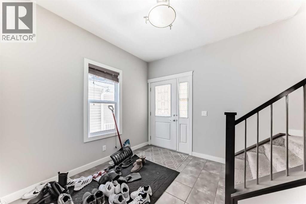 House for Sale in 172 Redstone Park NE|Calgary, Alberta T3N0P7 3
