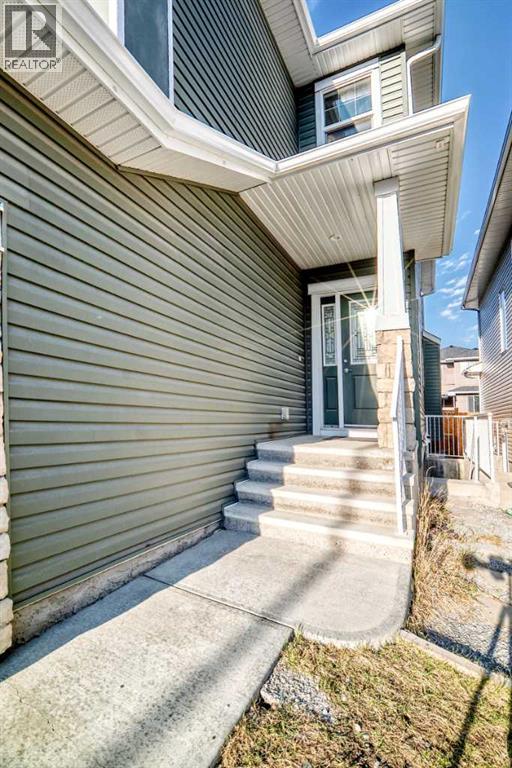 House for Sale in 172 Redstone Park NE|Calgary, Alberta T3N0P7 2