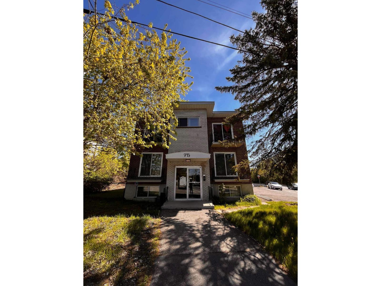 75 51e Avenue, #3, Bois-des-Filion, Quebec J6Z2N8